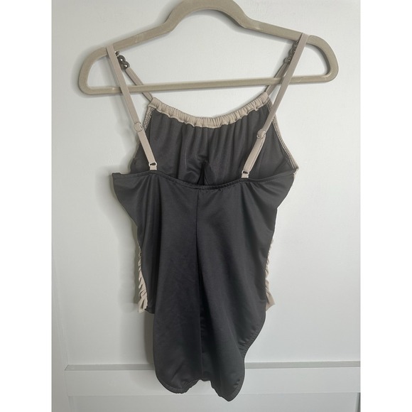 Magic Suit by Miraclesuit Lisa Taupe Gray Black Slimming One Piece Swimsuit Sz 8 - Picture 7 of 8